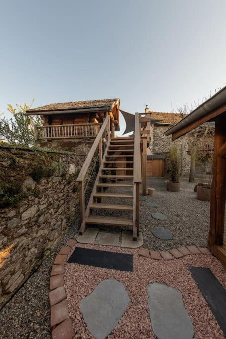 La Cabane Des Colibris Rieupeyroux  Екстериор снимка