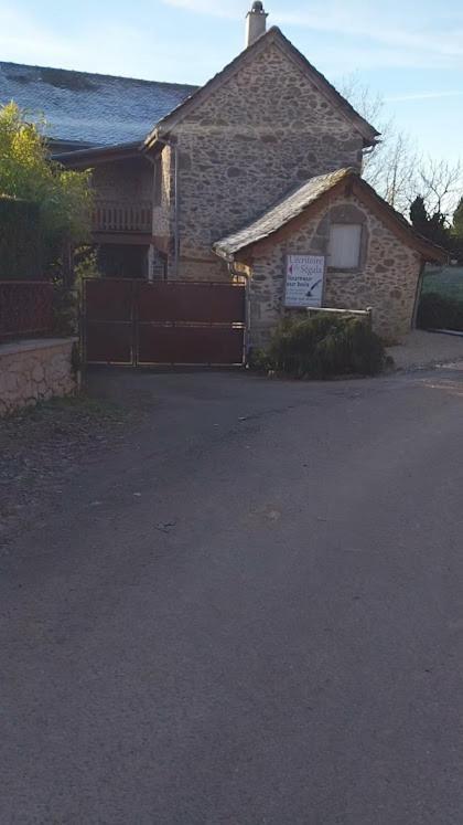 La Cabane Des Colibris Rieupeyroux  Екстериор снимка